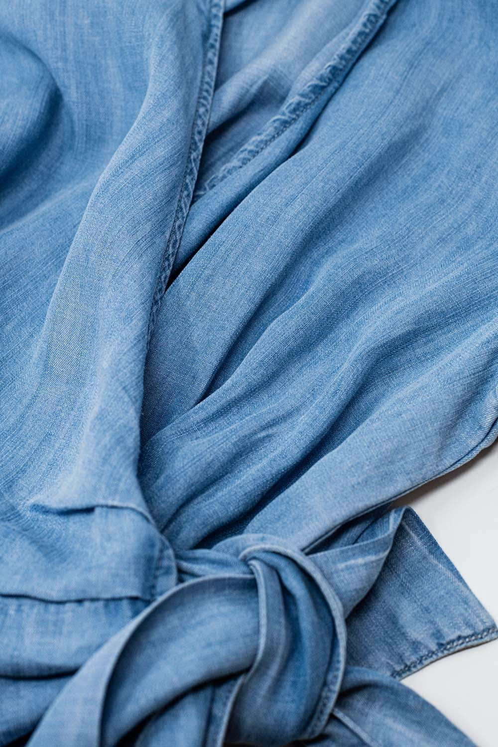 Macacão em Tencel com frente em ganga azul