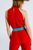Macacão vermelho com decote halter cruzado