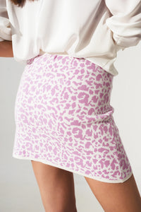 Mini saia de malha fina em estampado lilas