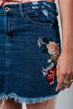 Mini saia denim com flores bordadas