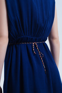 Mini vestido azul marinho com bordado