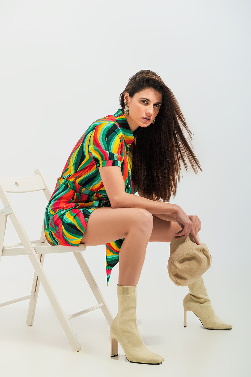 Q2 Mini vestido de camisa com sobreposição e estampado de redemoinho verde