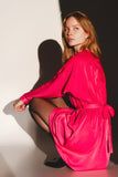 Q2 Mini vestido de cetim em vermelho