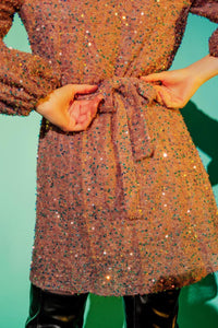 Mini vestido de lantejoulas em rosa