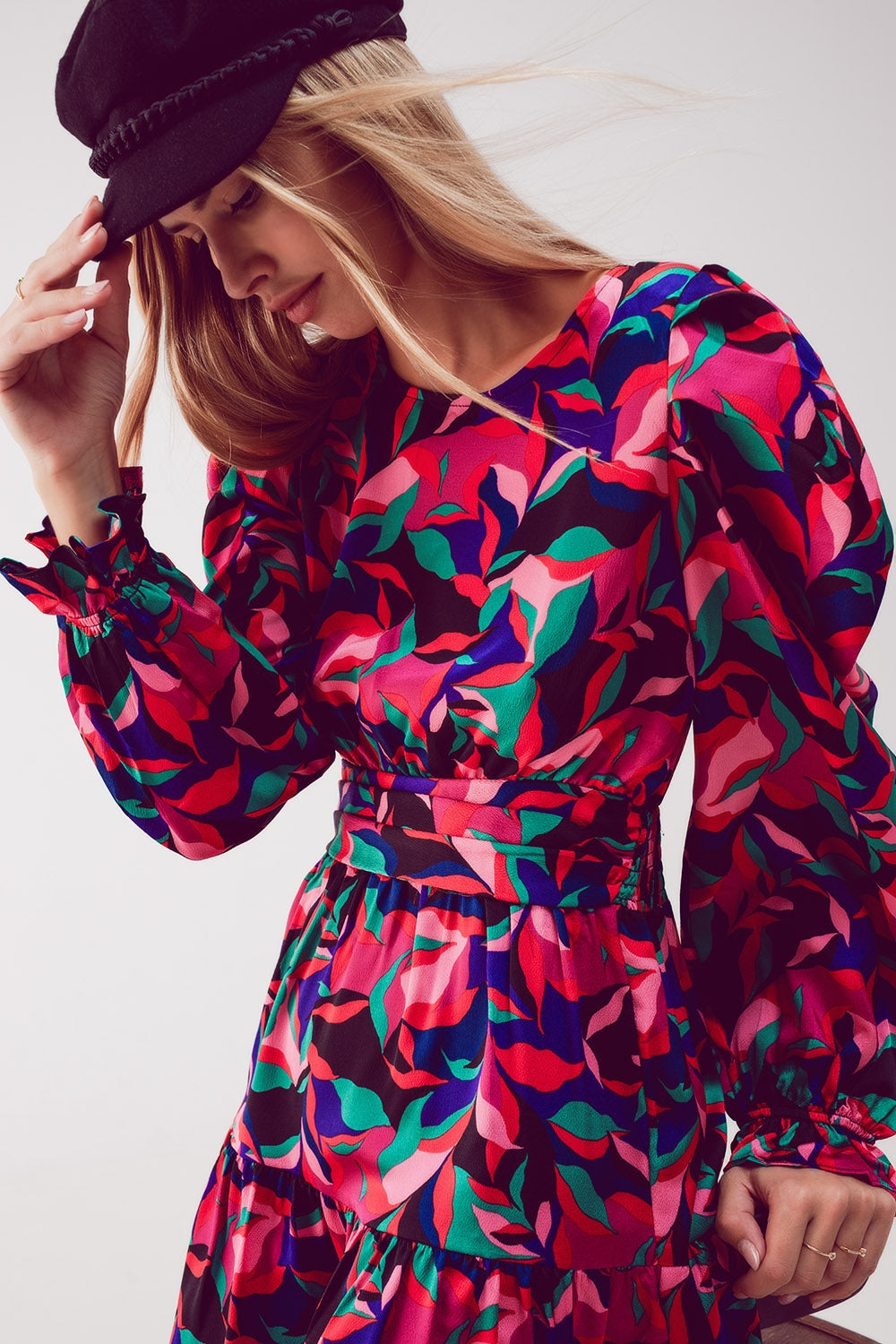 Mini vestido de manga de Puff em preto