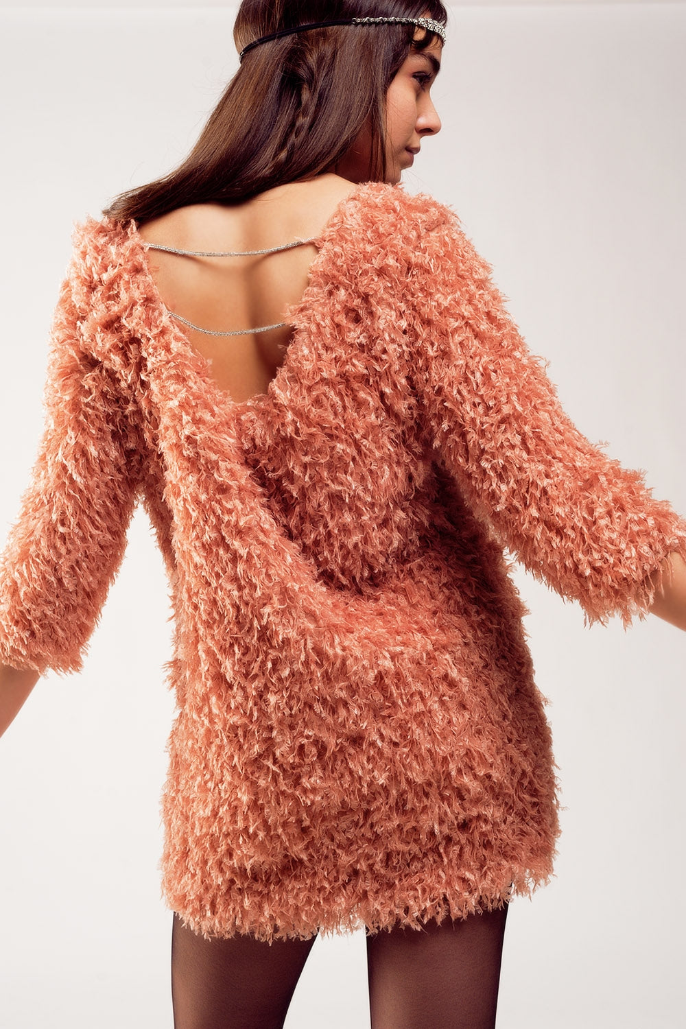 Q2 Mini vestido de manga três quartos de plumas em rosa