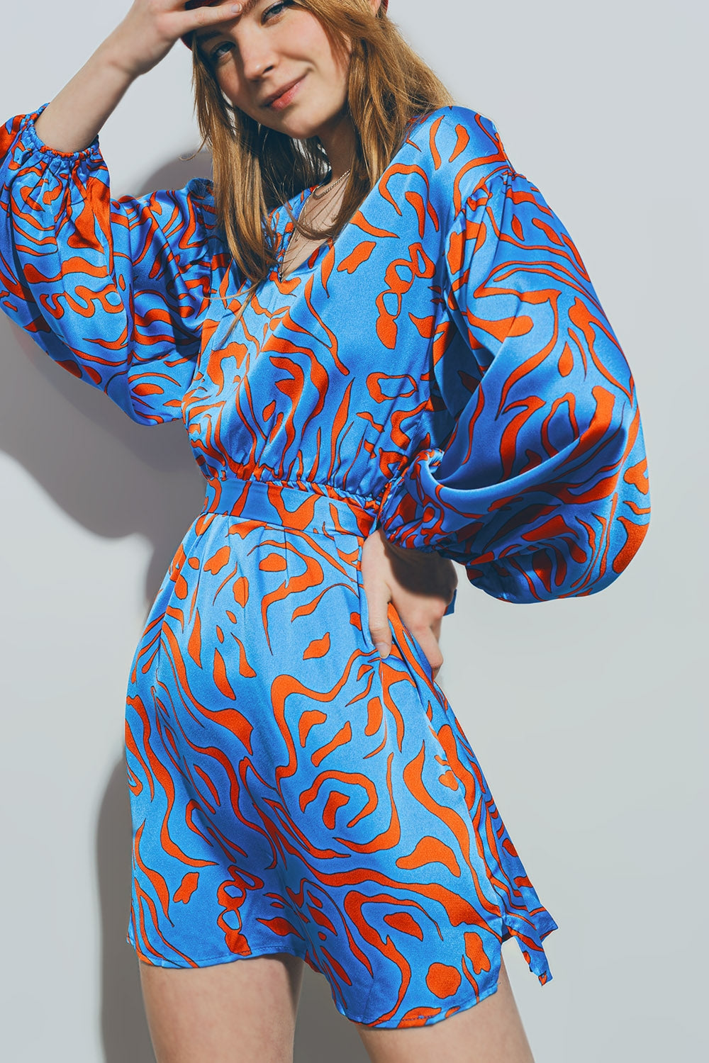 Mini Vestido de Pescoço em V Cetim Azul