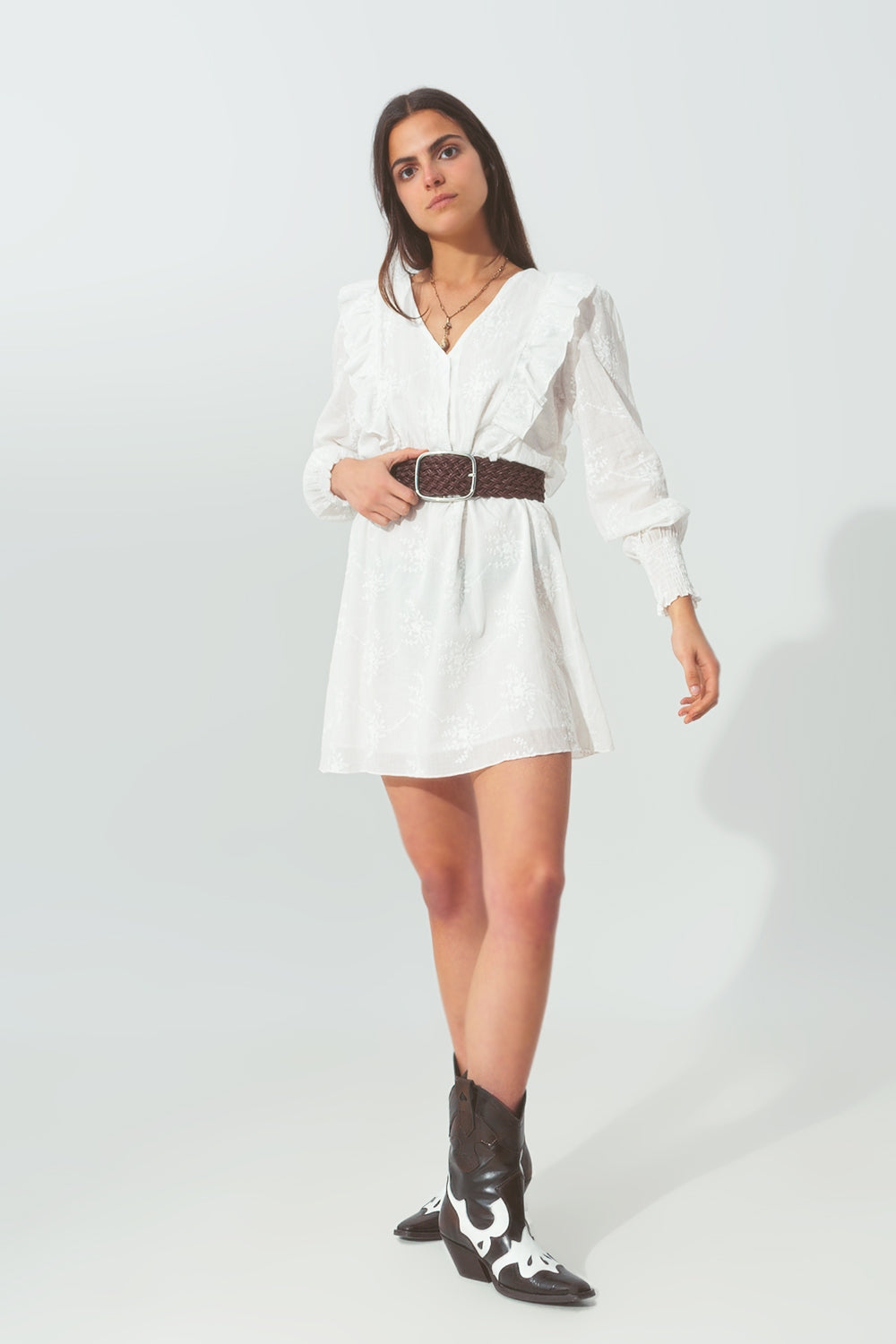 Q2 Mini Vestido de Rufo Floral em Branco