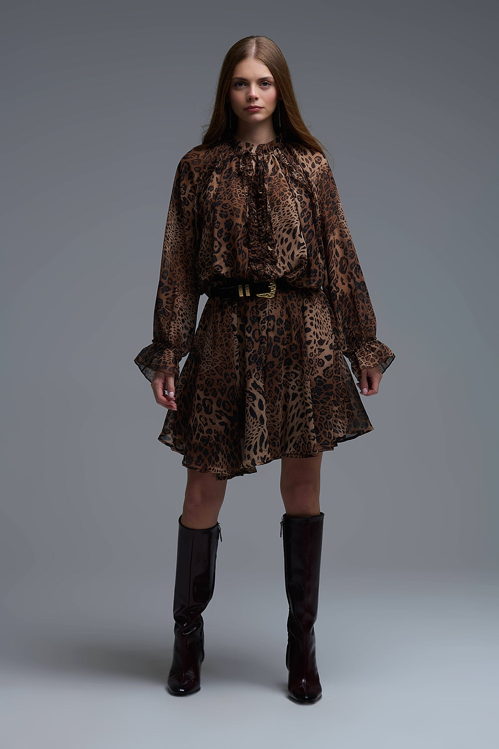 Q2 Mini vestido em chiffon com estampado de leopardo e pormenores de folhos