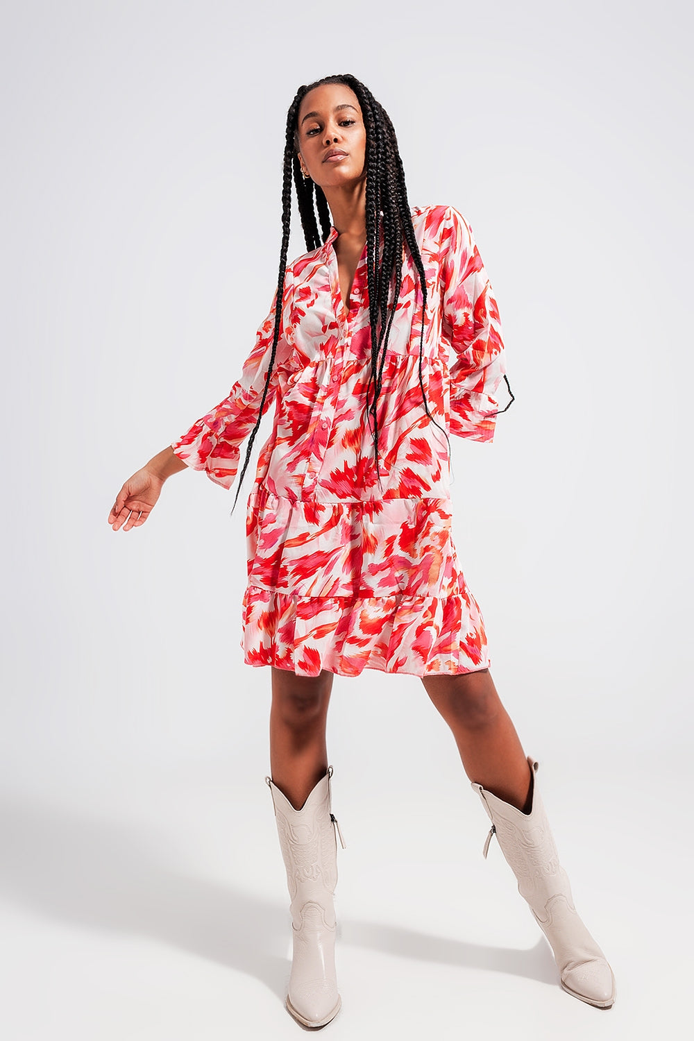 Q2 Mini vestido escalonado em fúcsia