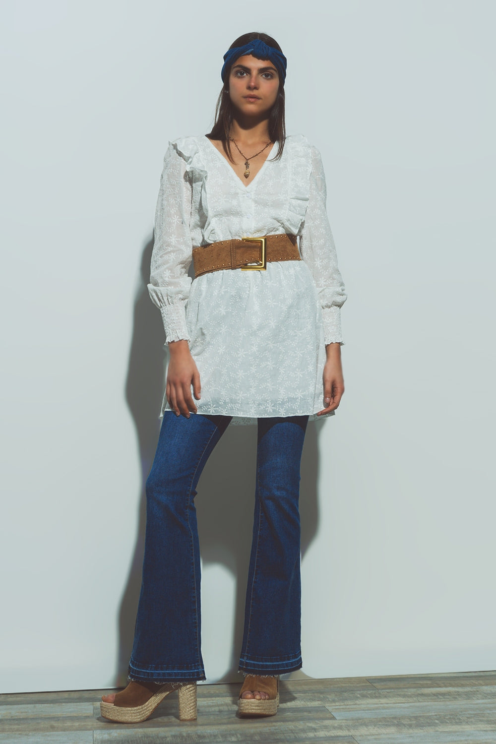 Q2 Mini Vestido Floral Texturizado em Branco