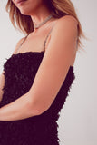 Mini vestido sem mangas de plumas em preto