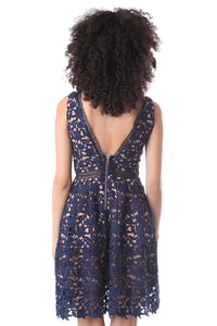 Vestido mini com renda azul