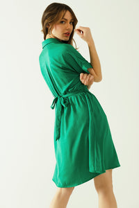 Minivestido descontraído com cinto e botões na frente em verde