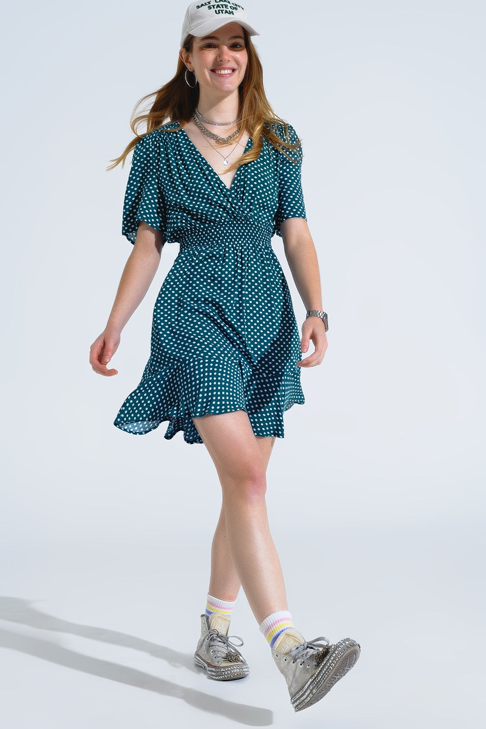 Q2 Minivestido verde com cintura subida e estampado floral