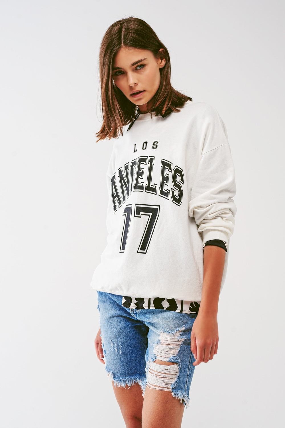 Q2 Moletom oversized com texto Los Angeles em branco
