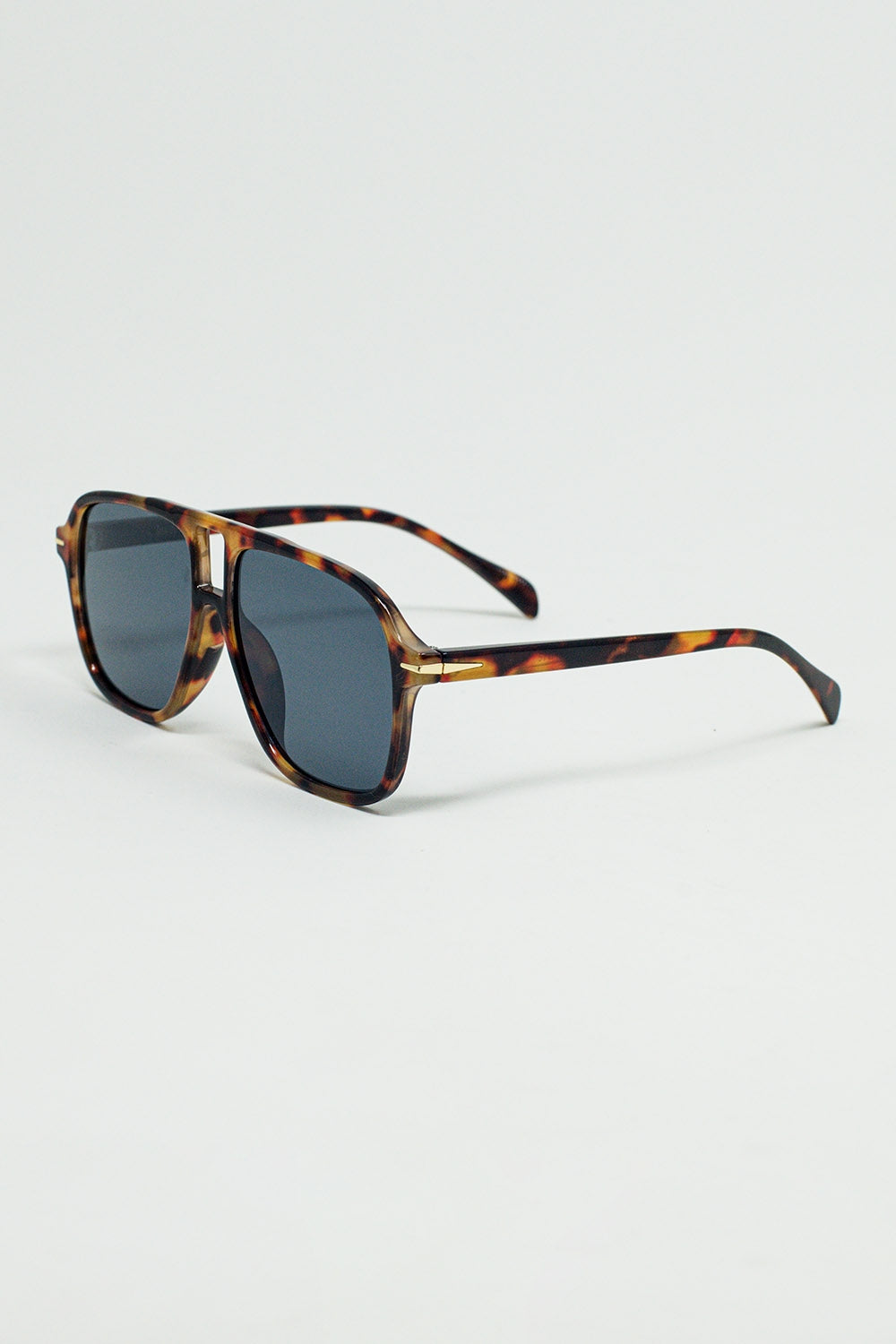 Óculos de sol Oval Aviator com lentes pretas fumadas em concha de tartaruga