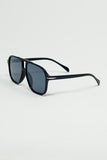 Óculos de sol Oval Aviator com lentes Smoke Black em preto