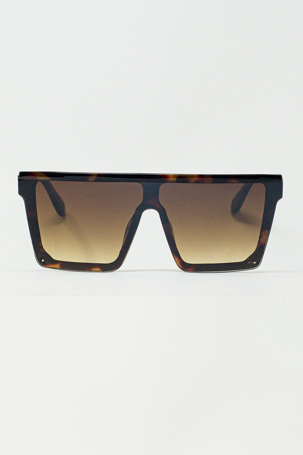 Q2 Óculos de sol oversized Squared 70's em castanho