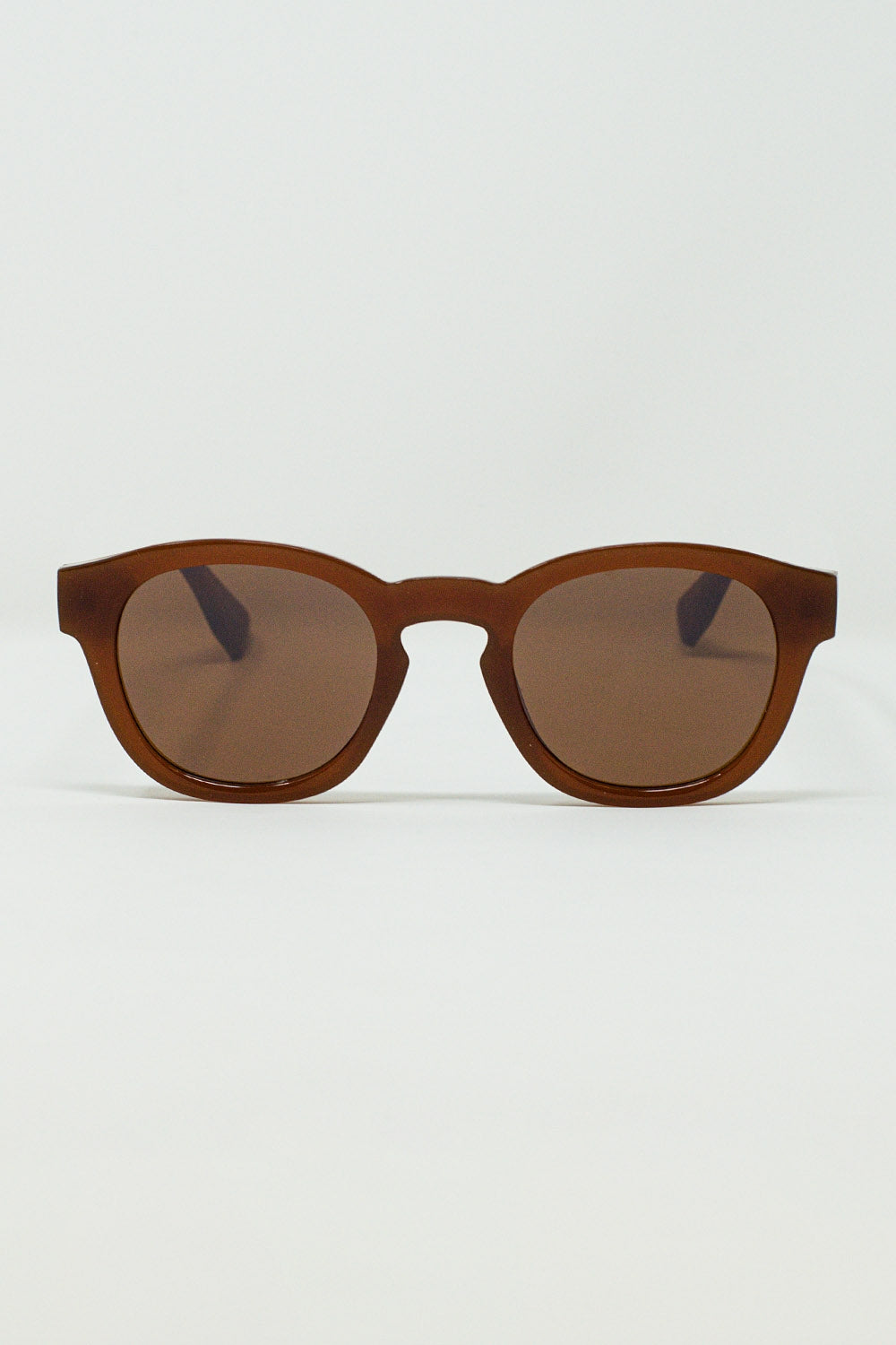 Q2 Óculos de sol redondos dos anos 90 com lentes castanhas e armação castanha clara