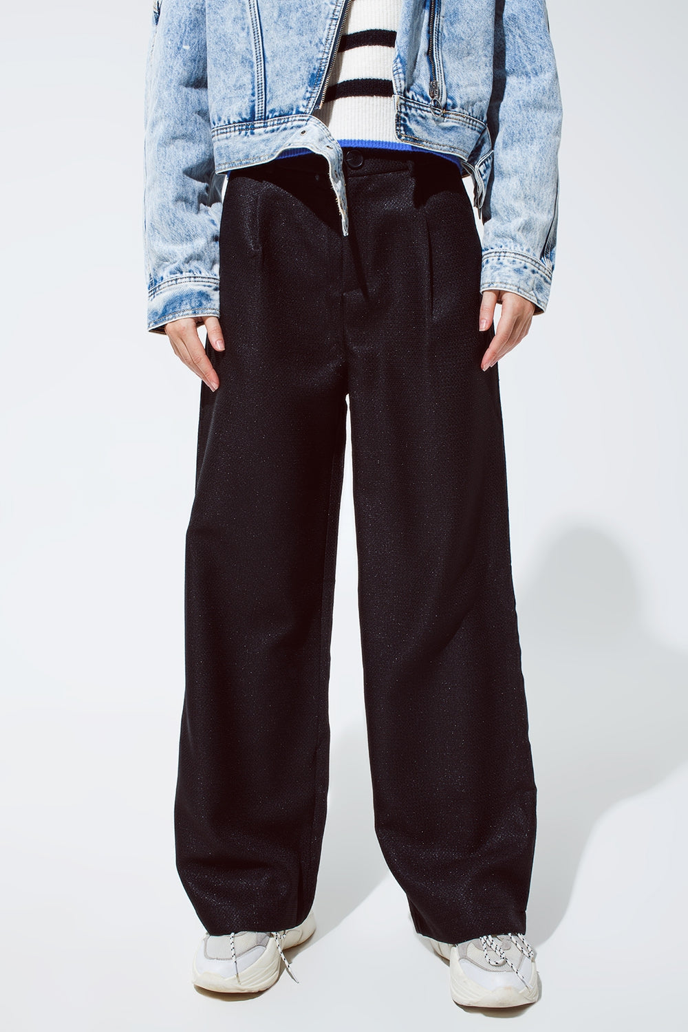 Q2 Pantalão oversized em preto