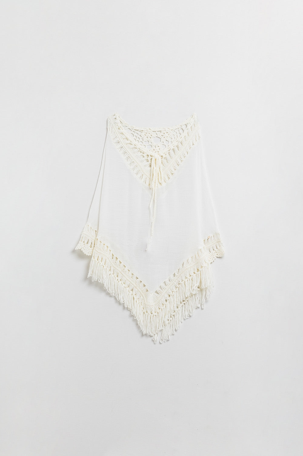 Q2 Poncho em creme