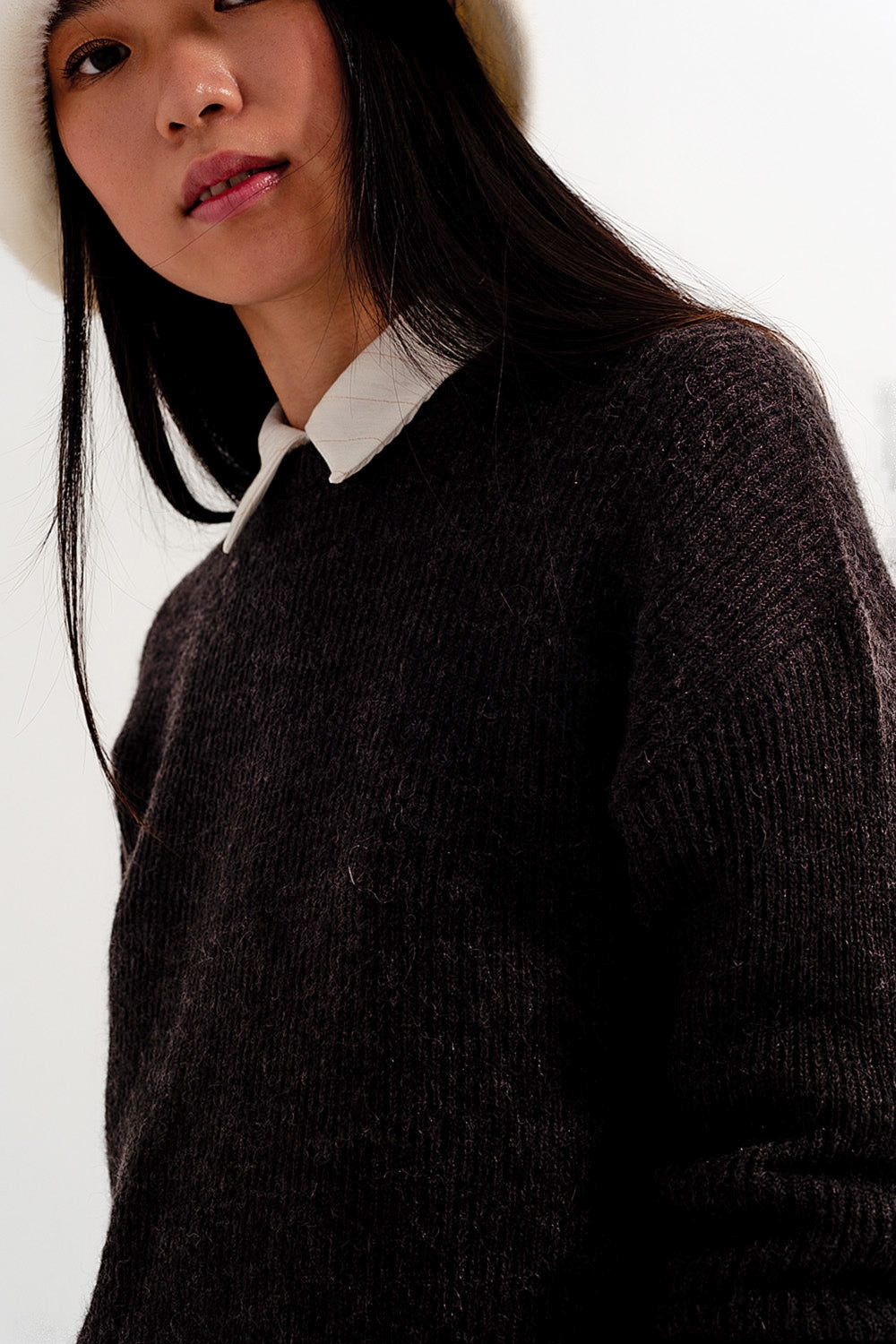 Pullover com pescoço redondo em cor de chocolate