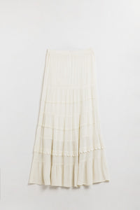 Q2 Saia maxi creme com pormenor de renda