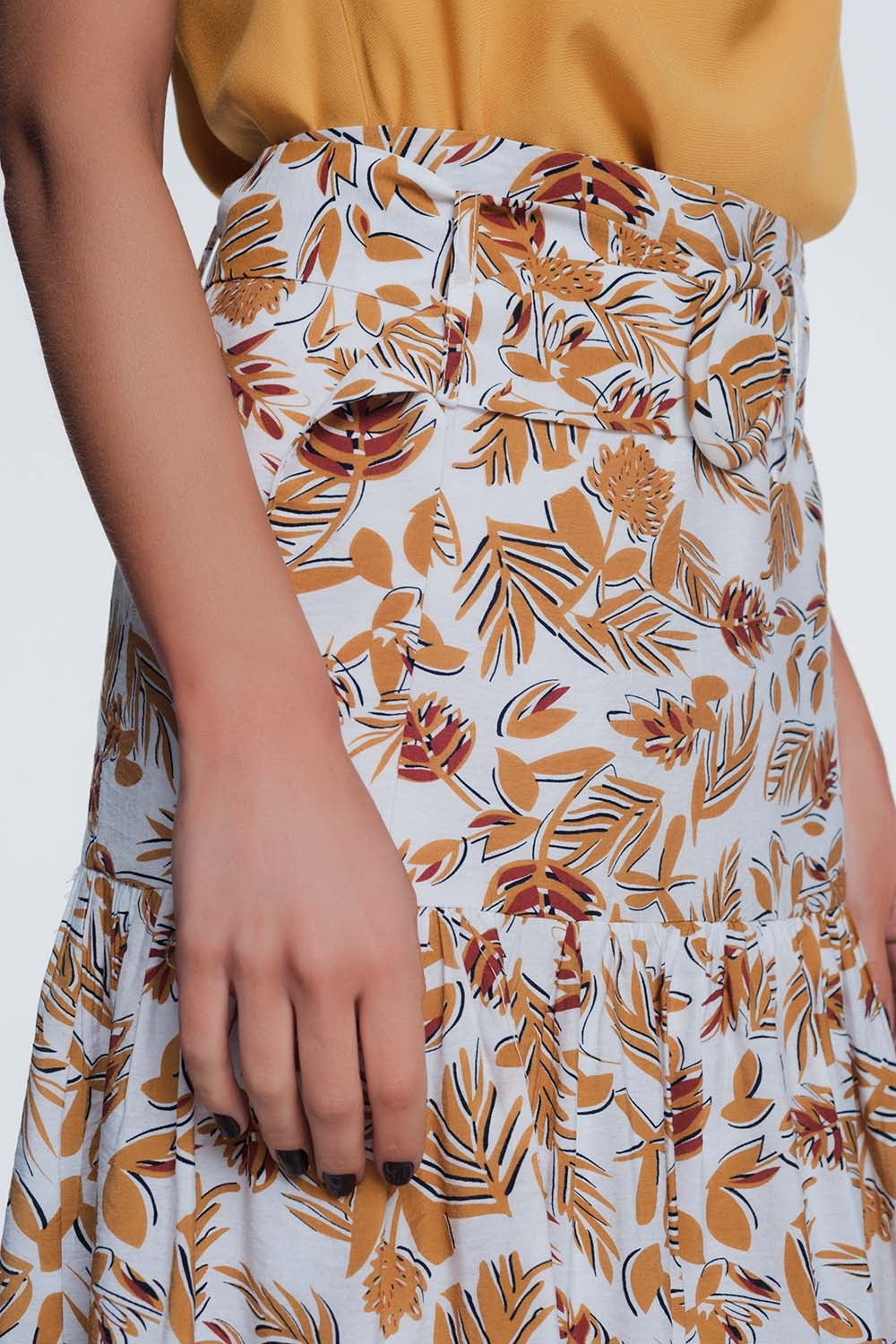Saia midi coluna com estampa flor da selva