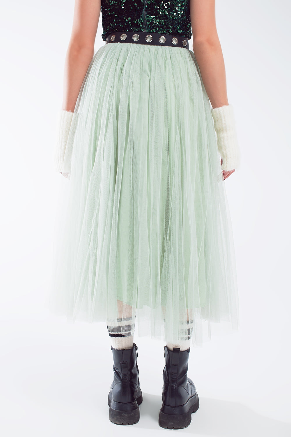 Saia midi de tule verde com cintura elástica