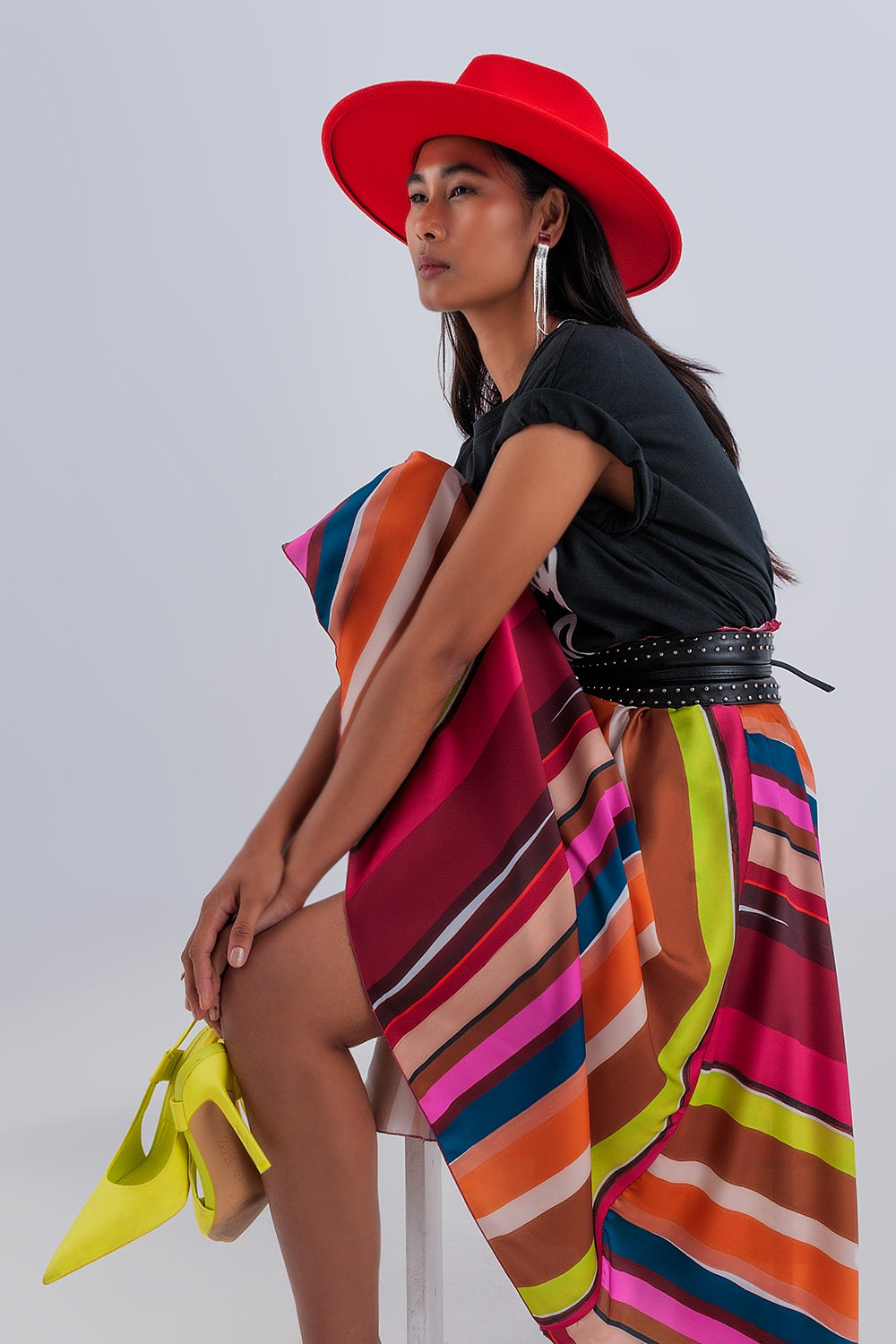Q2 Saia midi Fuchsia com cintura elástica