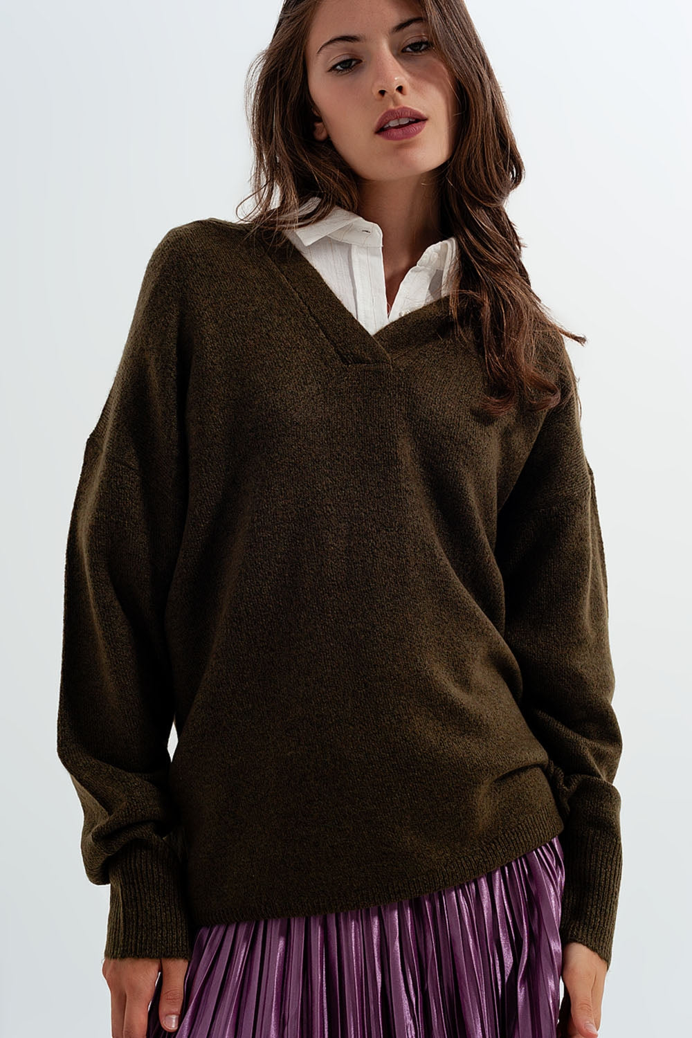 Q2 Salta verde com pescoço em V