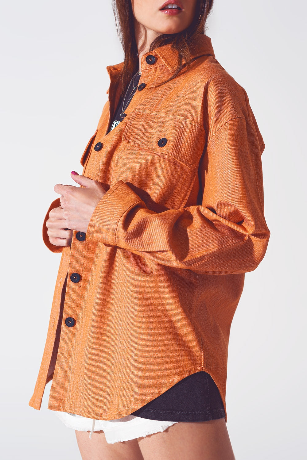 Q2 Shacket de manga comprida em laranja