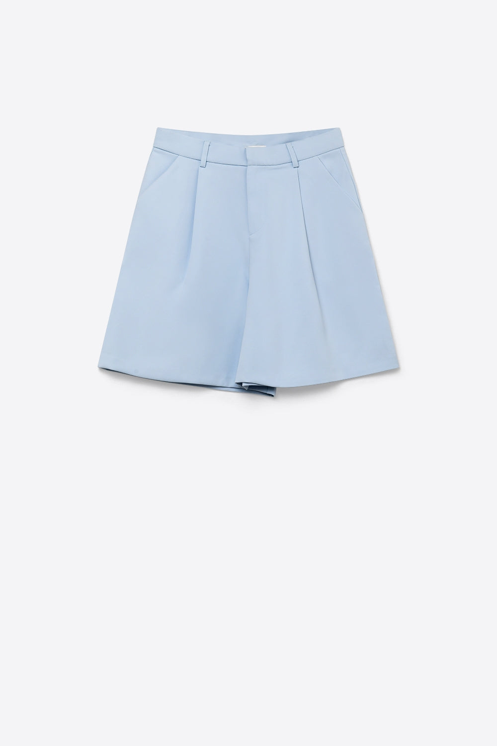 Shorts Azul Claro de Pernas Largas com Pregas e Passantes para Cinto
