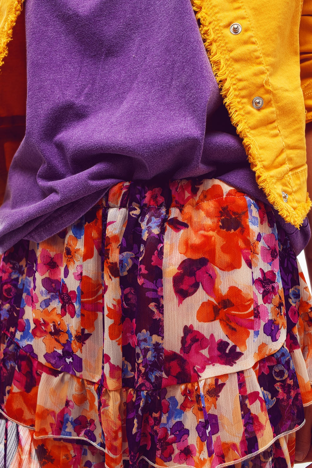 Shorts com barra franzida em estampa floral