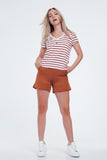Shorts de cintura alta laranja e ouro com decorações