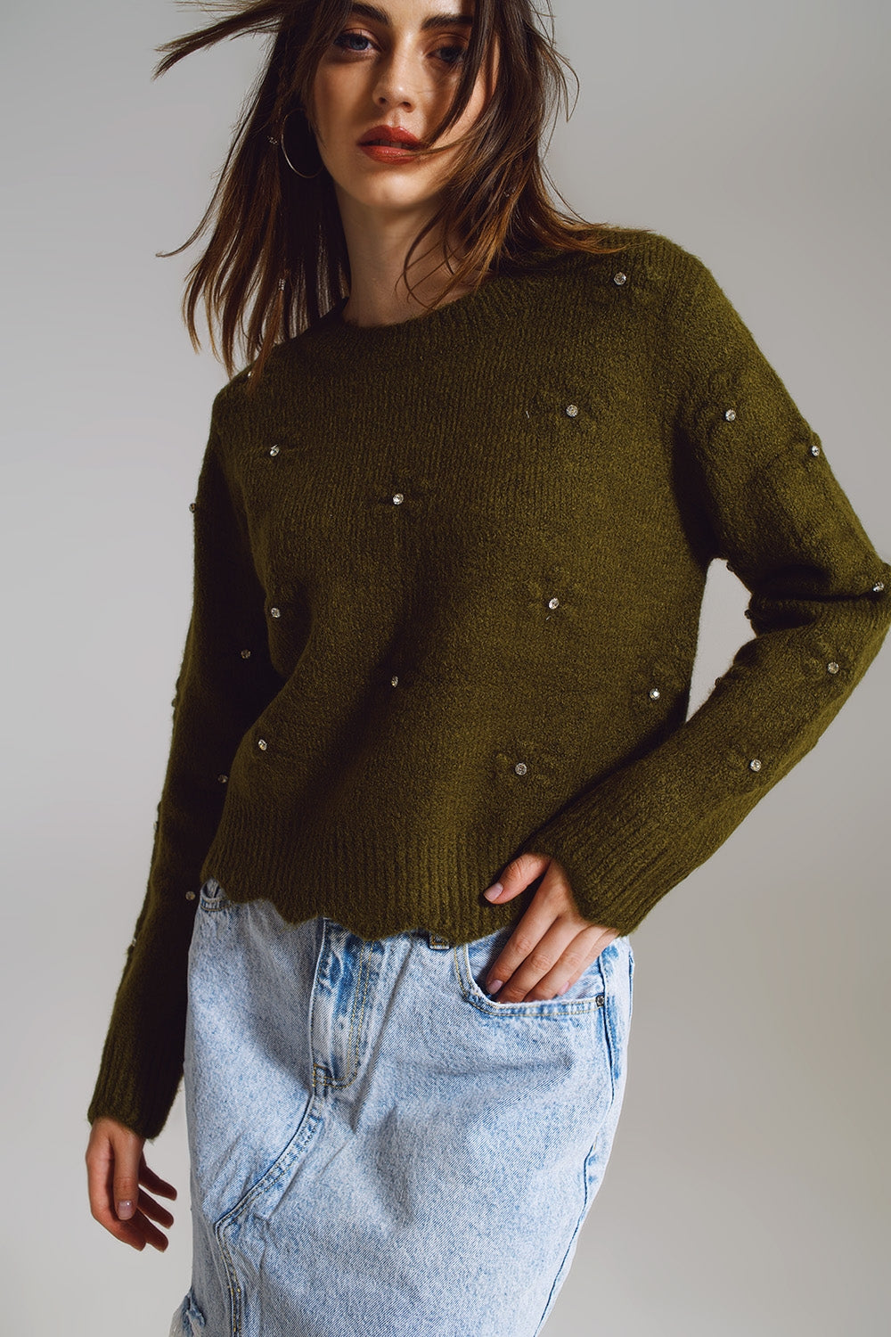 Camisola com Flores Tricotadas e Bordadas em Verde Escuro