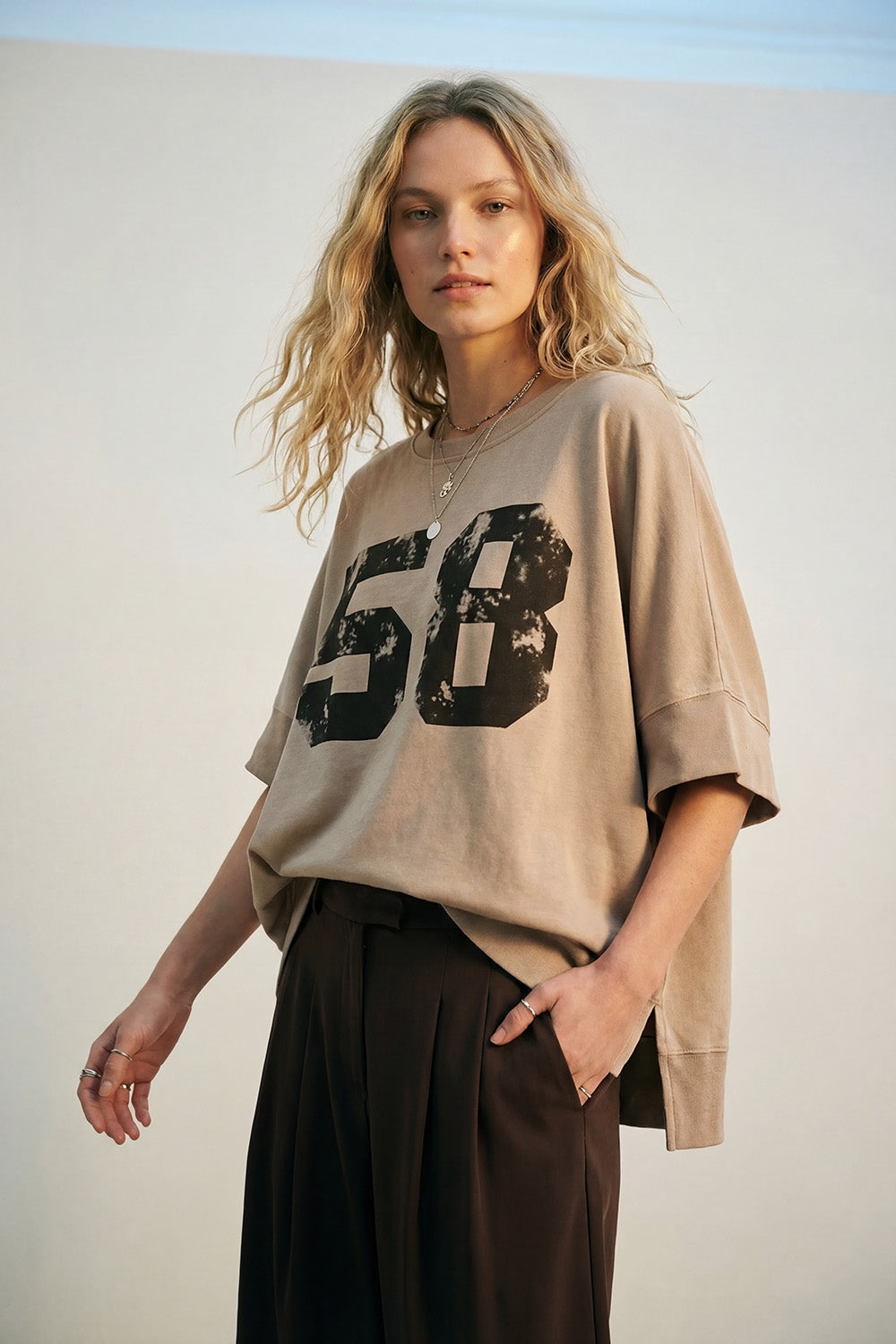 Q2 Suéter de Algodão Oversized com logotipo Gráfico 58 e Aberturas Laterais