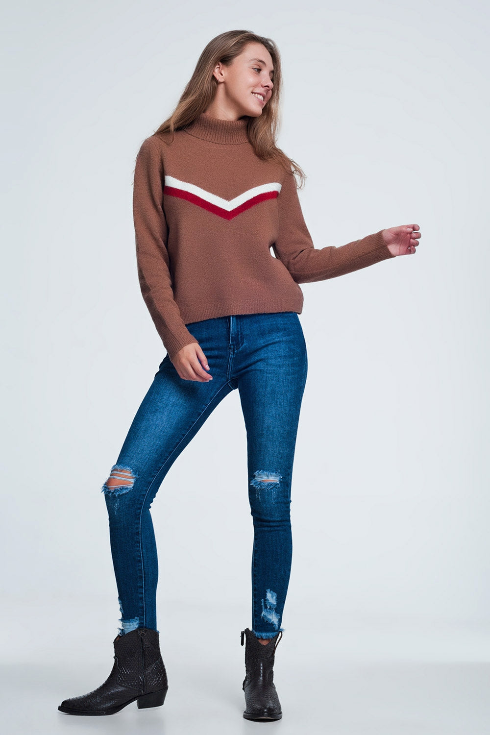 Suéter marrom com padrão espinha de peixe