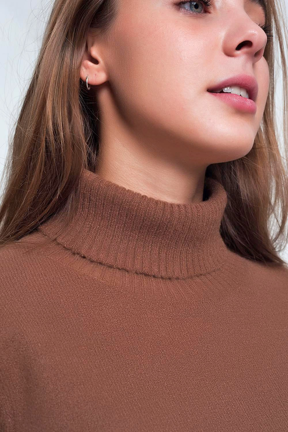 Suéter marrom com padrão espinha de peixe