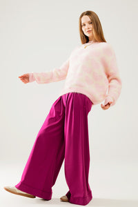 Suéter supermacio oversized creme com corações rosa por toda parte