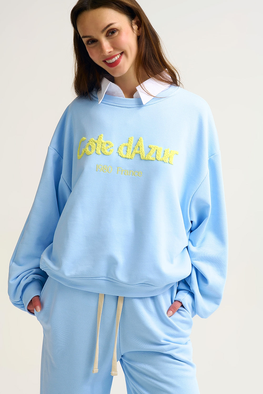 Q2 Sweatshirt azul pastel bordada Côte d'Azur