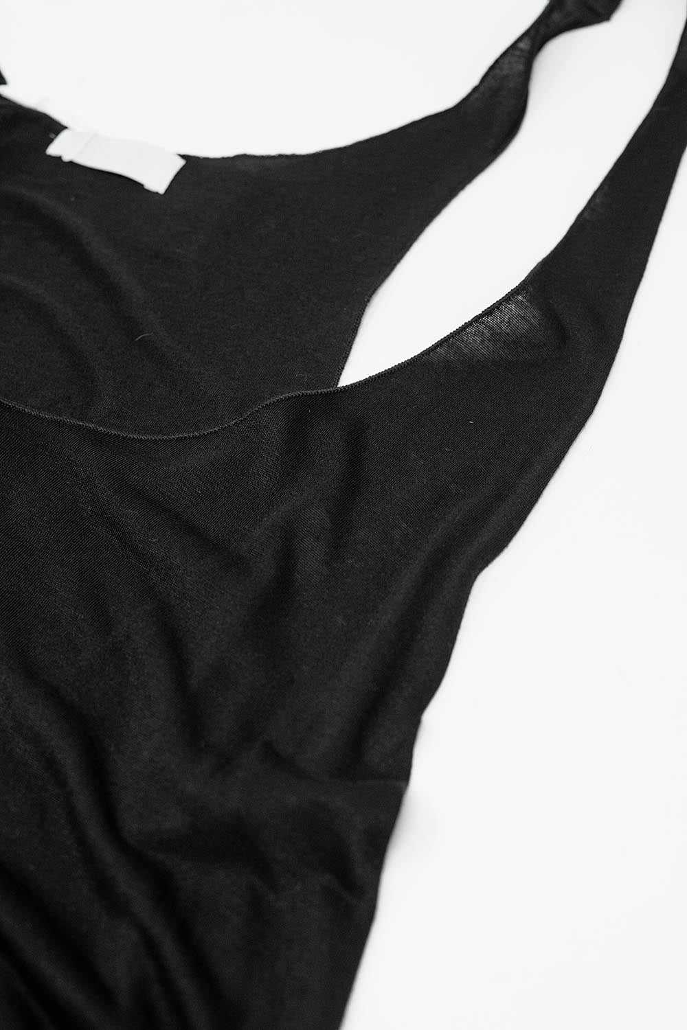 T-Camisola preta com gola larga