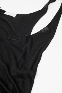 T-Camisola preta com gola larga