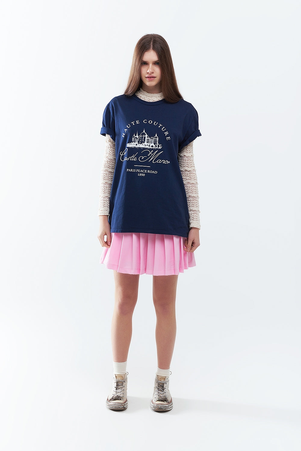 T-shirt azul com desenho da mansão do castelo