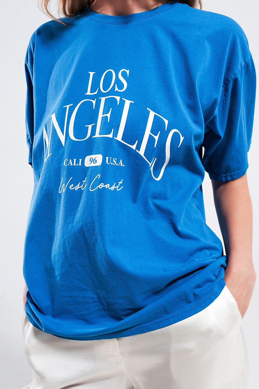 T shirt azul com texto impresso Los Angeles