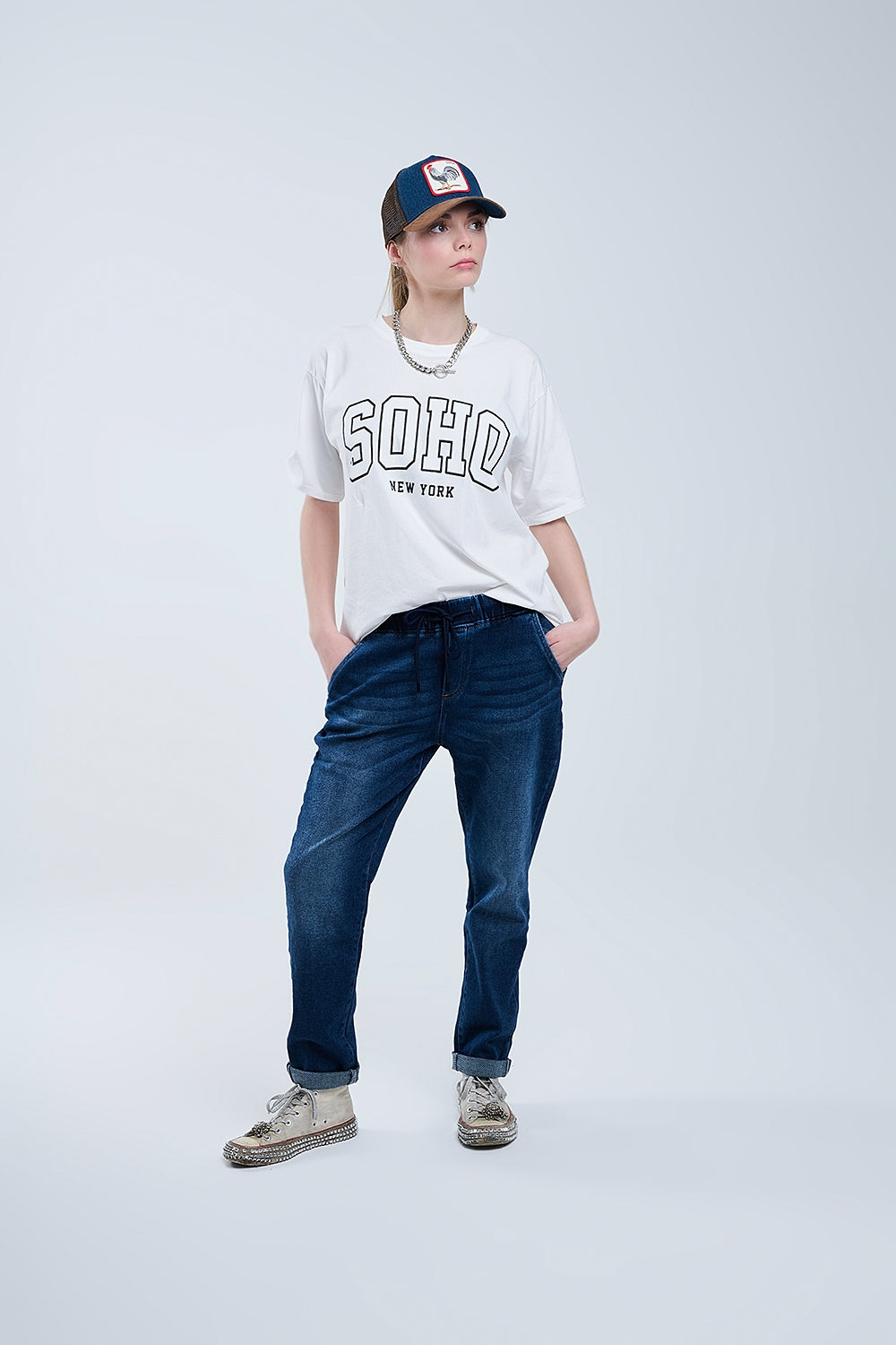 T-shirt branca de tamanho grande com Soho New York na frente