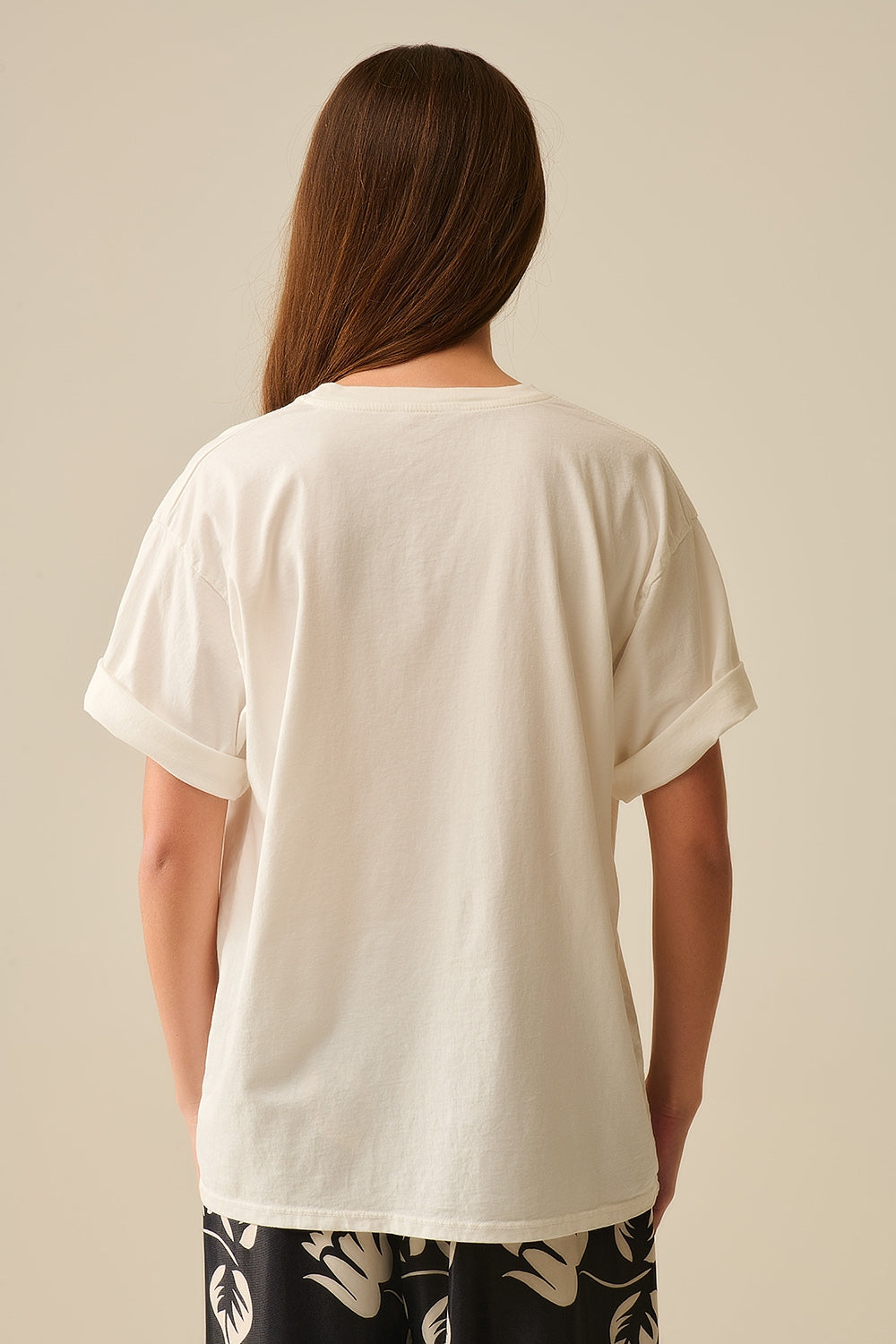 T-Shirt branca descontraída CIAO com letras verdes