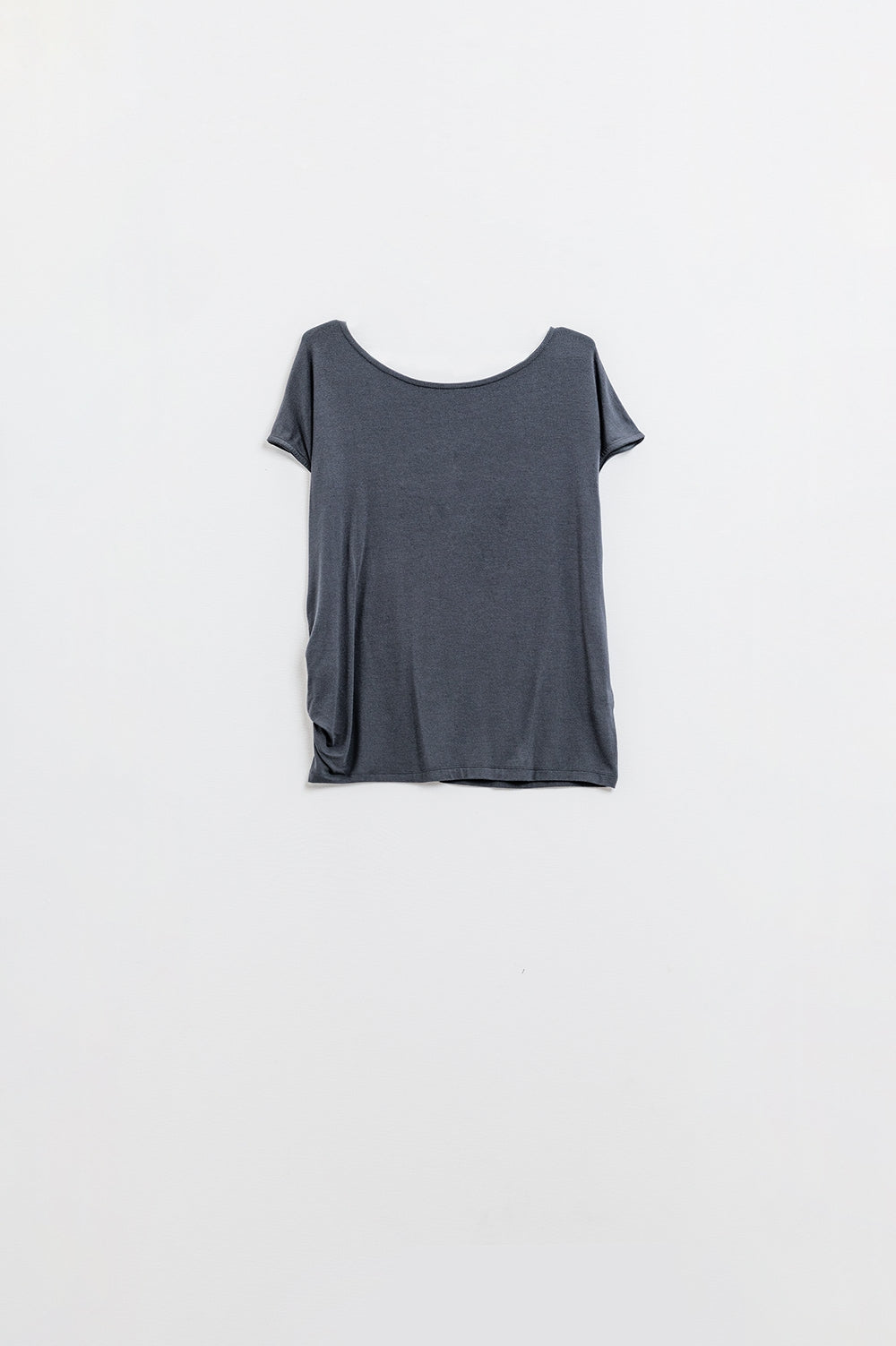 Q2 T-shirt cinzenta lavada em tecido de viscose