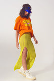 T-shirt com texto Good Vibes em Laranja